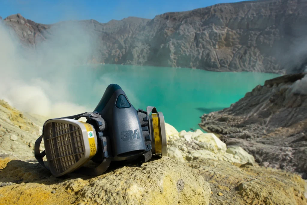 ijen-masker-ijentrouguide.com